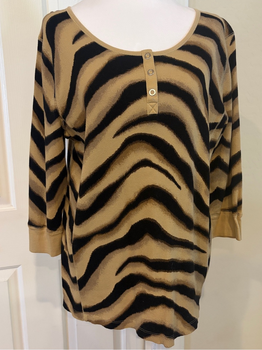 Ralph Lauren Tan and Black Zebra-Print Henley 3/4 sleeves Size 2X